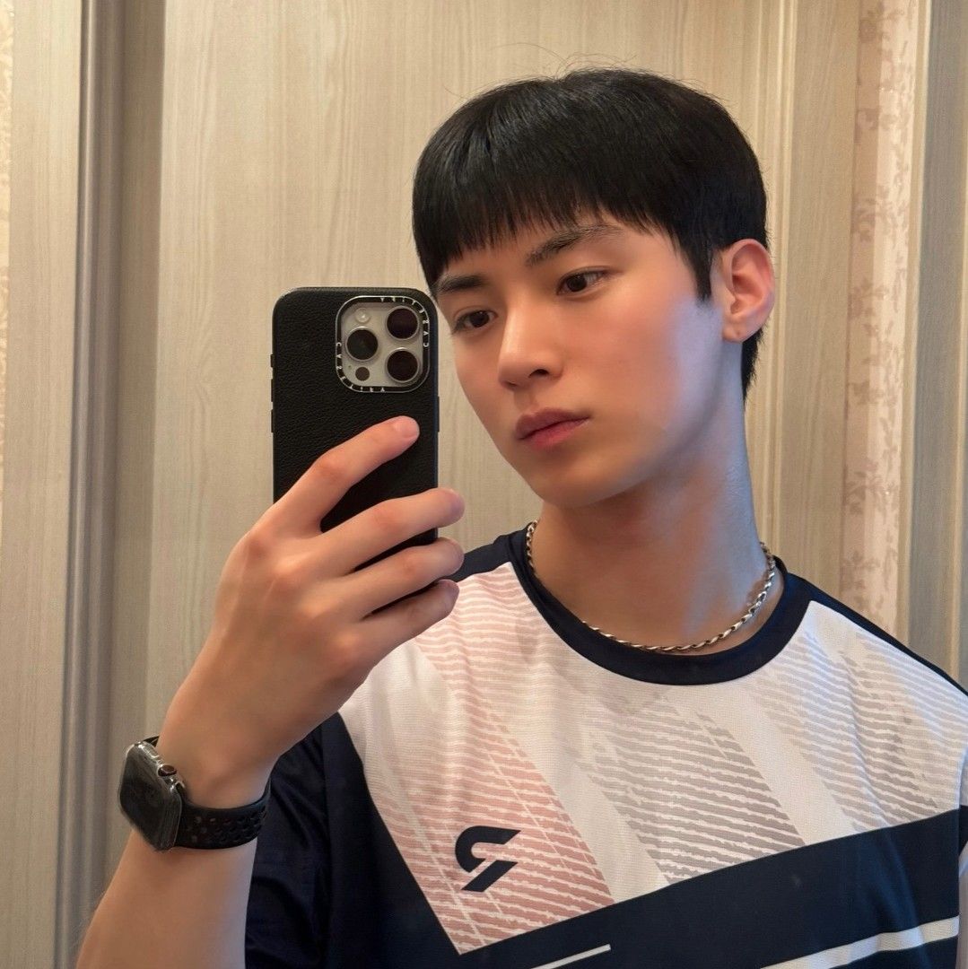 Behind-the-scenes cut of HANGYEOM (OMEGA X)