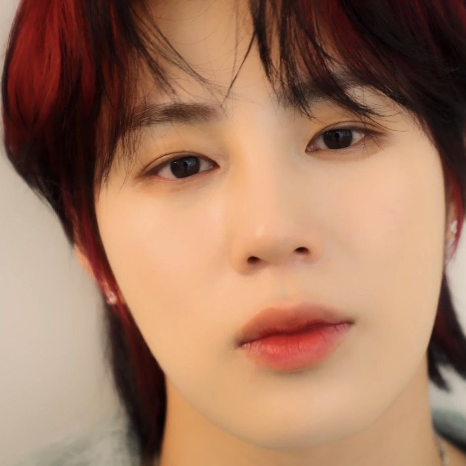 Behind-the-scenes cut of Ha Sungwoon