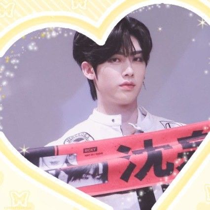 Ricky (ZEROBASEONE)粉丝拍下的瞬间