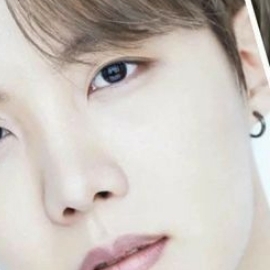 Foto terbaru j-hope (BTS)