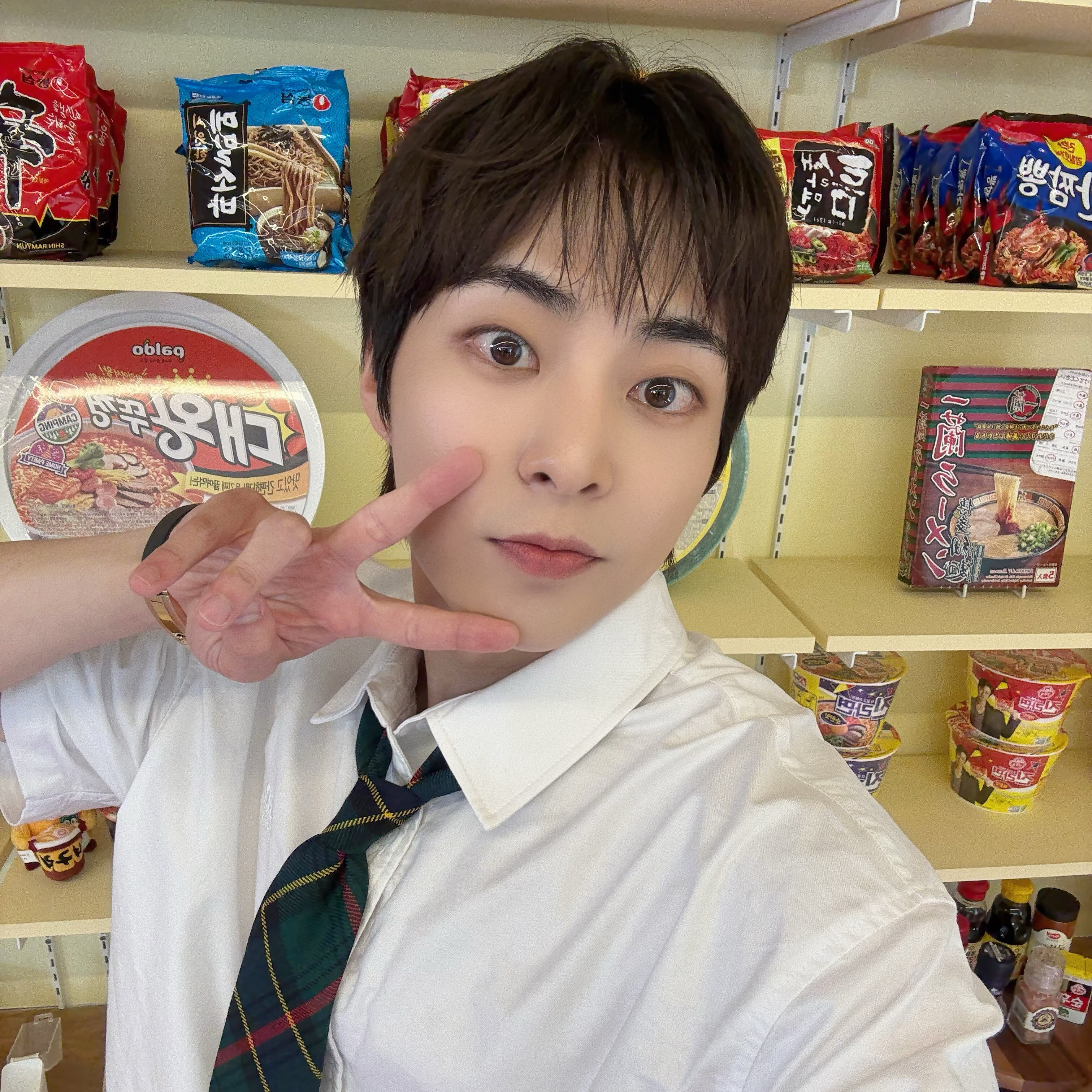 Behind-the-scenes cut of Xiumin (EXO)