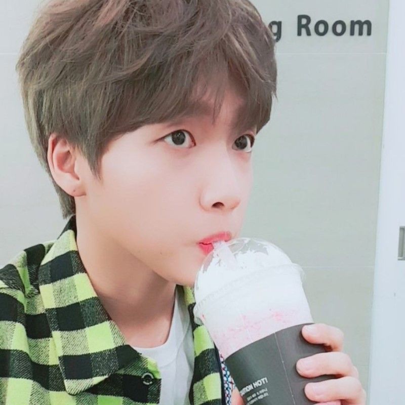 A moment captured by Jeong Sewoon's fan