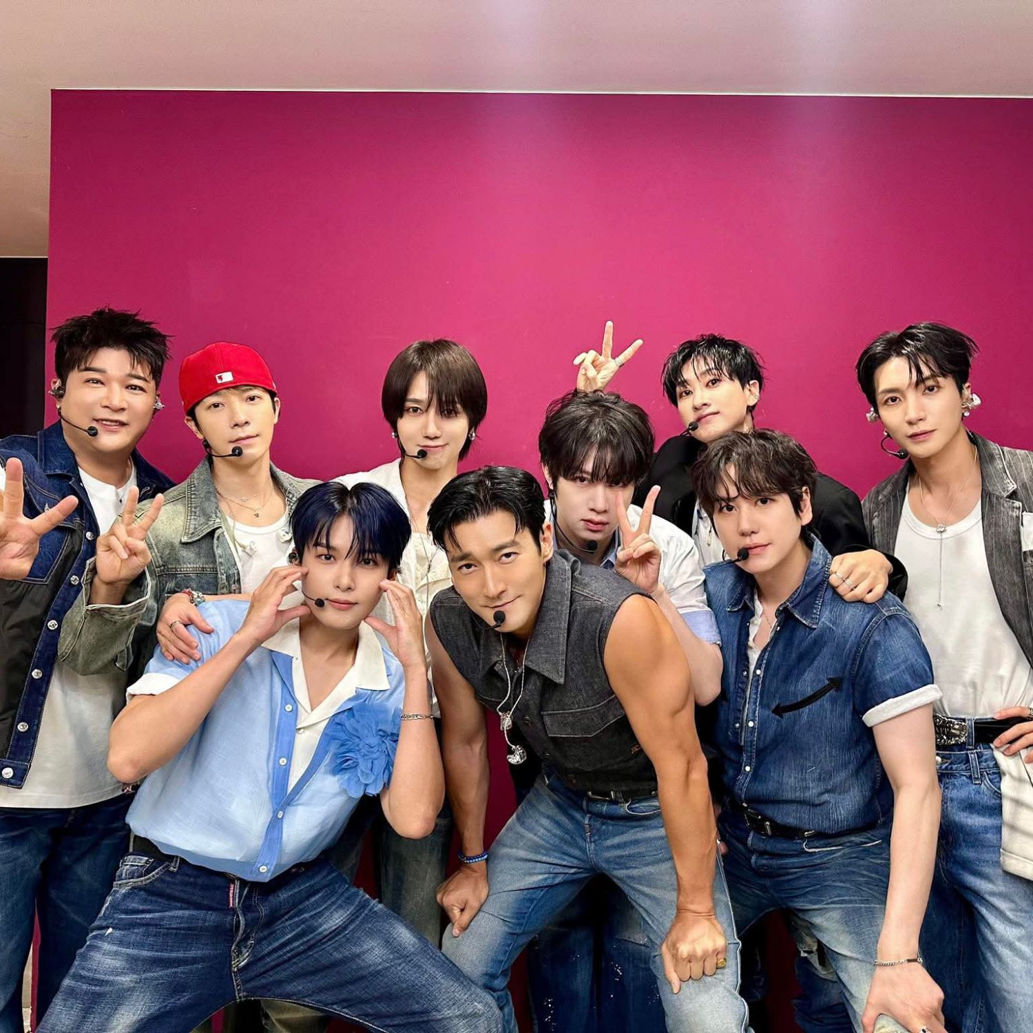 Behind-the-scenes cut of Super Junior