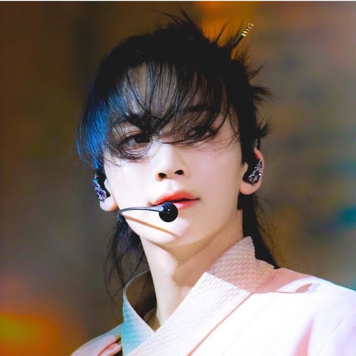 A moment captured by Jeonghan (SEVENTEEN)'s fan