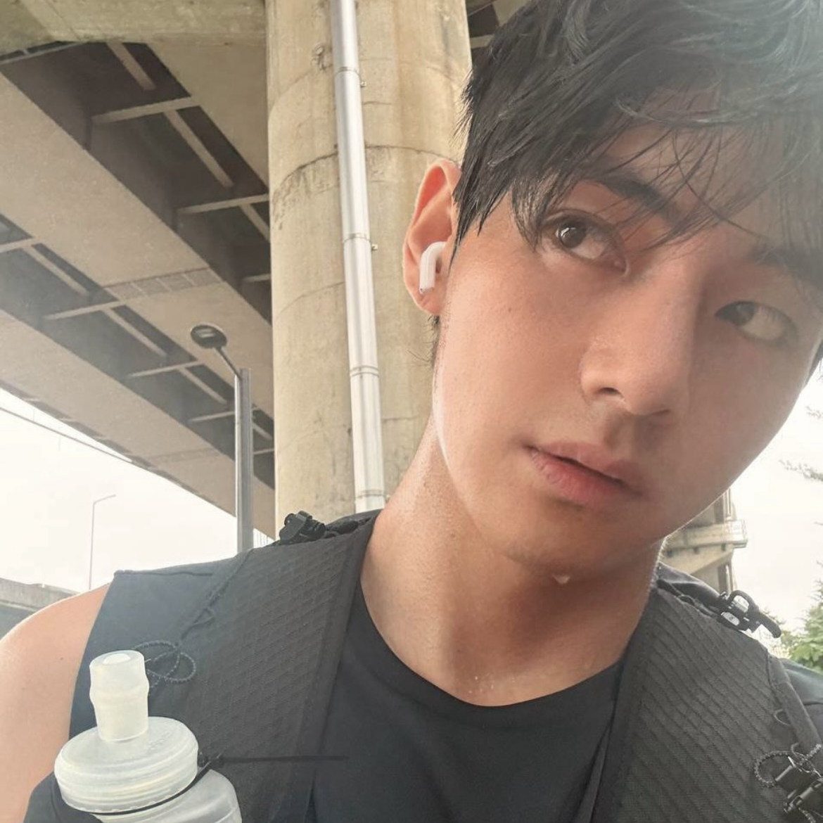 뷔 (방탄소년단)의 최신 사진