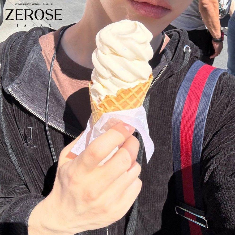 A moment captured by Zhang Hao (ZEROBASEONE)'s fan