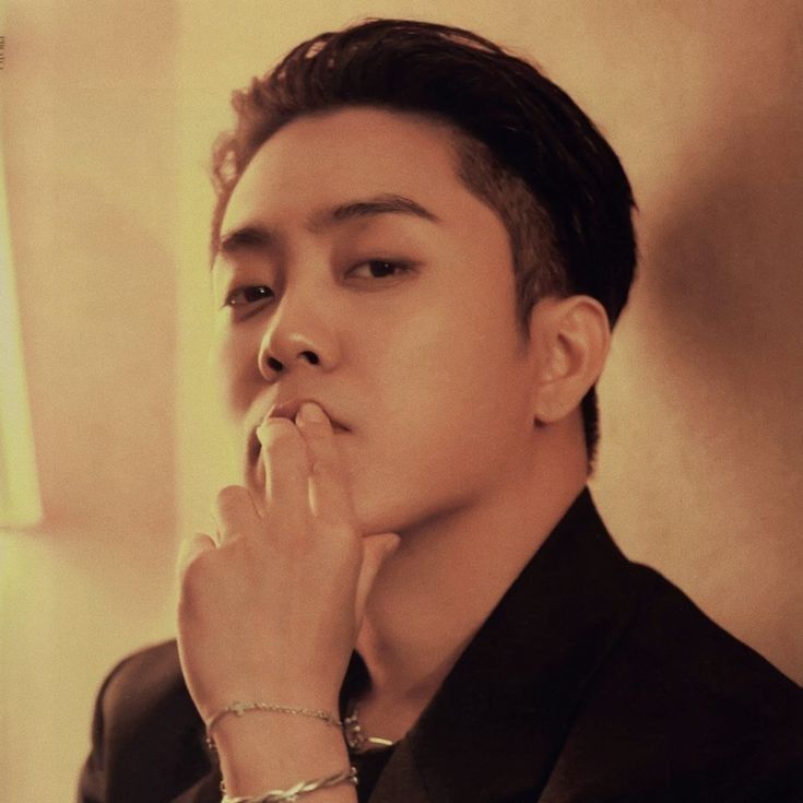 Latest photo of Eun Jiwon (SECHSKIES)