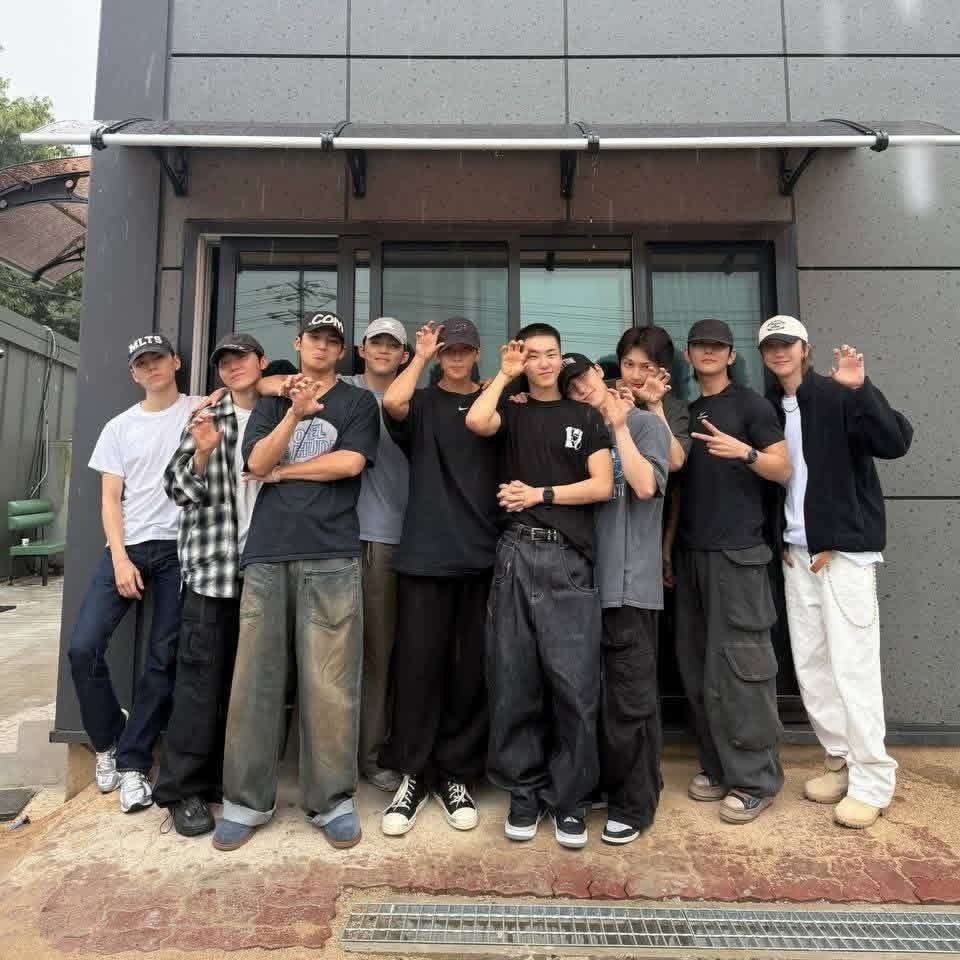 A moment captured by SEVENTEEN's fan