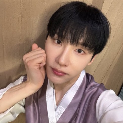 Popular profile picture of Jeon Woong (AB6IX) loved by fans