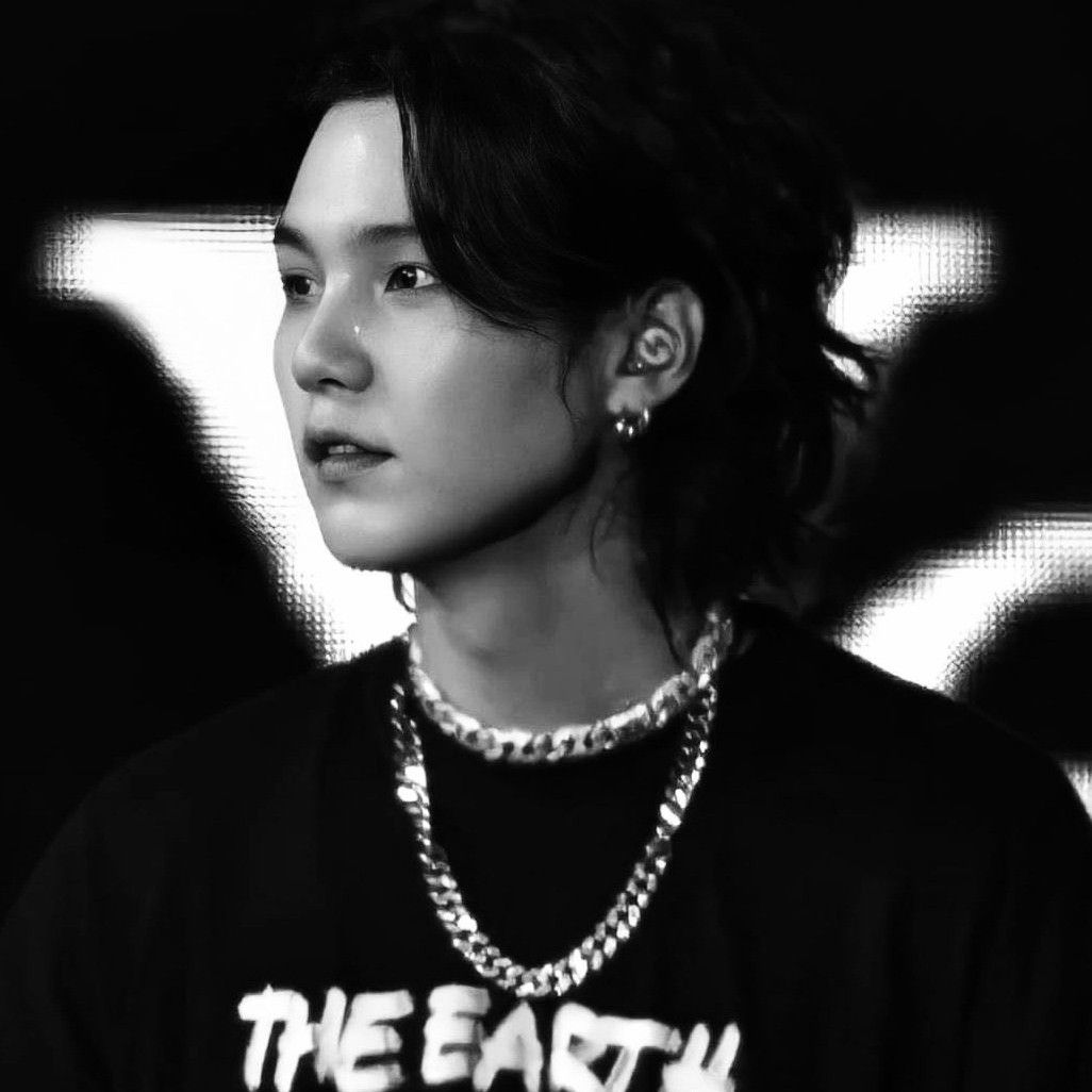 Behind-the-scenes cut of BTS