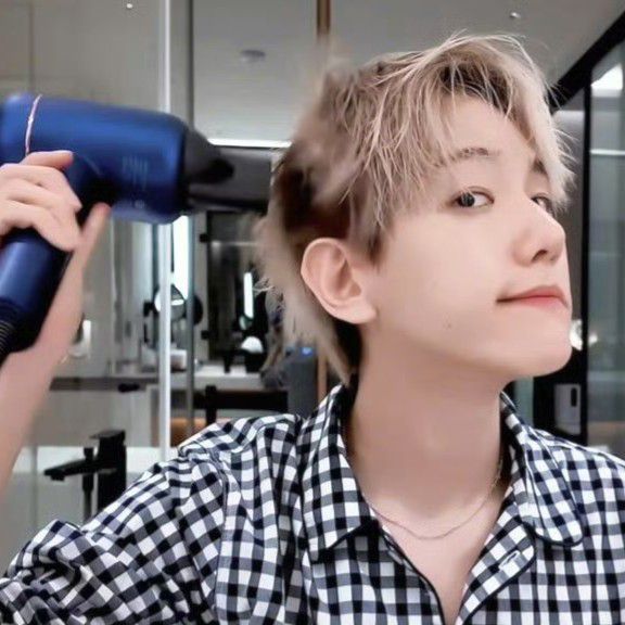 백현 (EXO)의 최신 사진