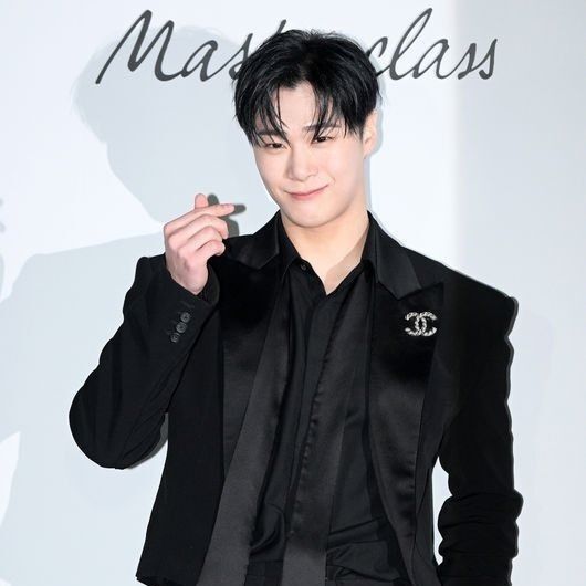 Foto aktivitas terbaru ASTRO