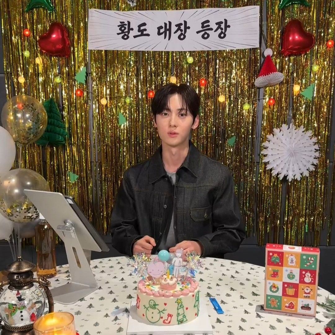 Behind-the-scenes cut of Hwang Minhyun