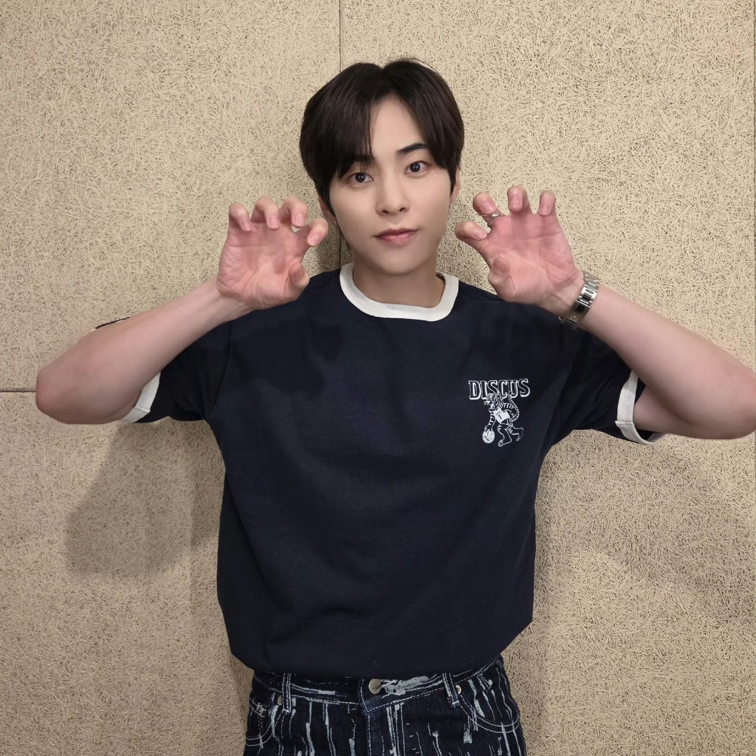 Behind-the-scenes cut of Xiumin (EXO)