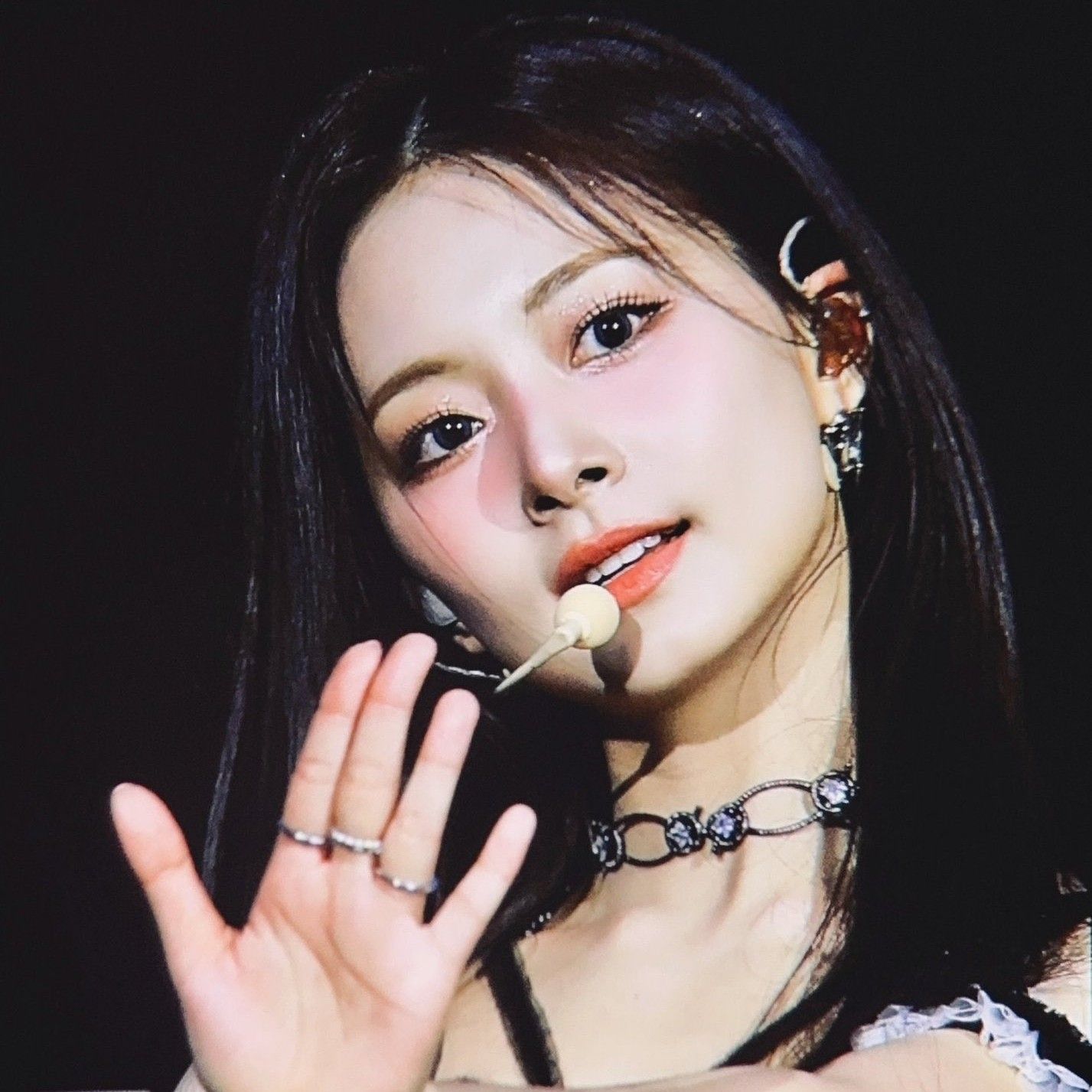 A moment captured by Tzuyu (TWICE)'s fan