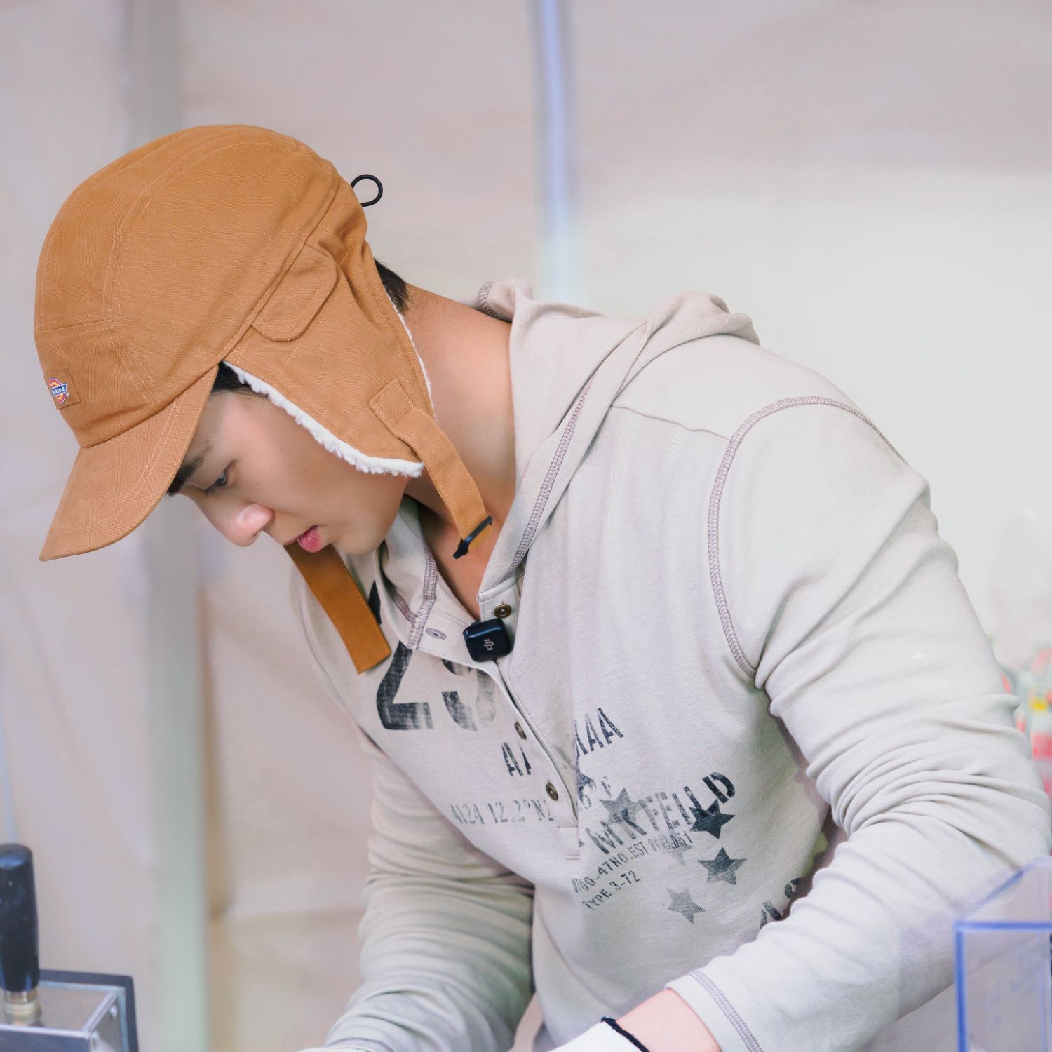 백호의 비하인드 컷