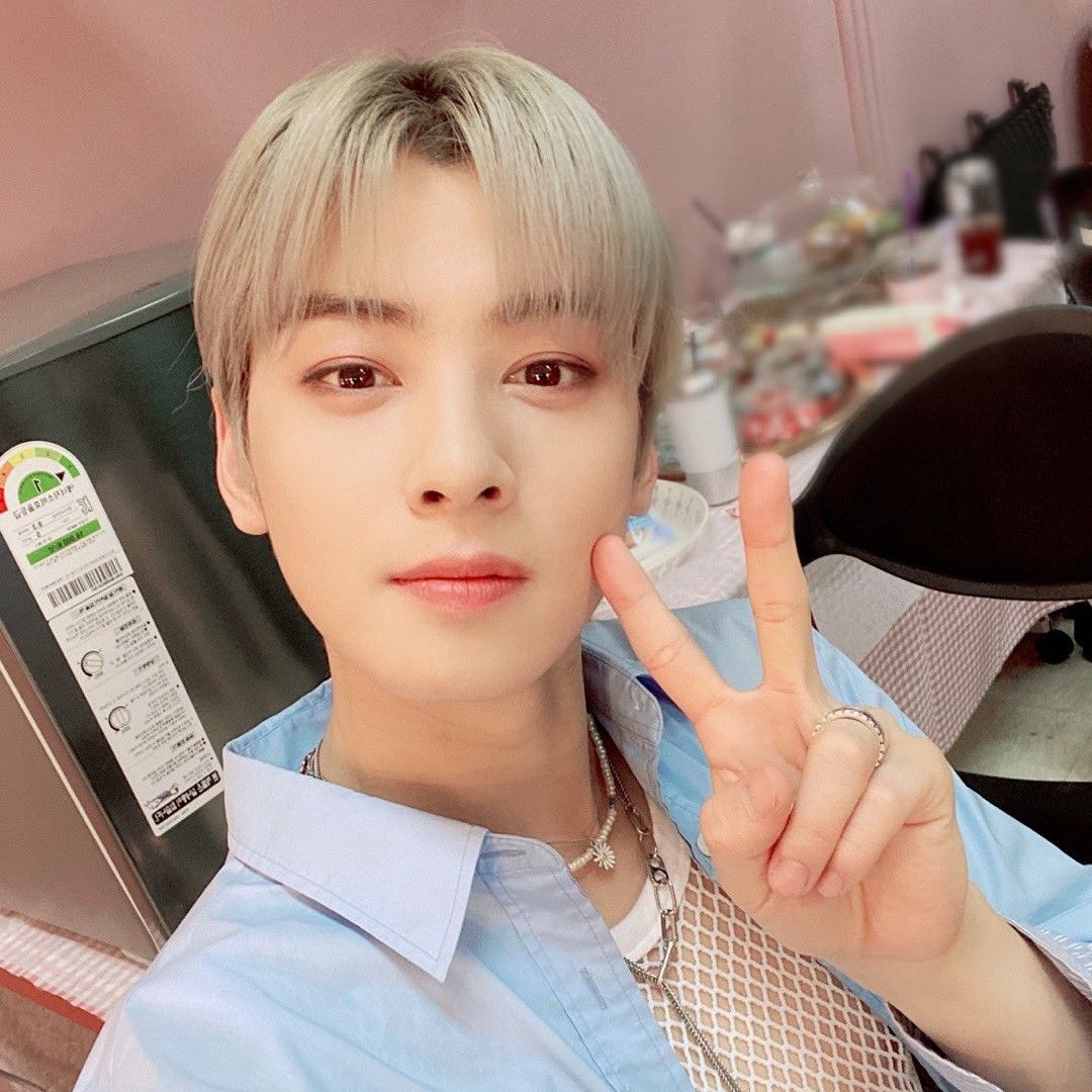 A moment captured by Eunwoo (ASTRO)'s fan