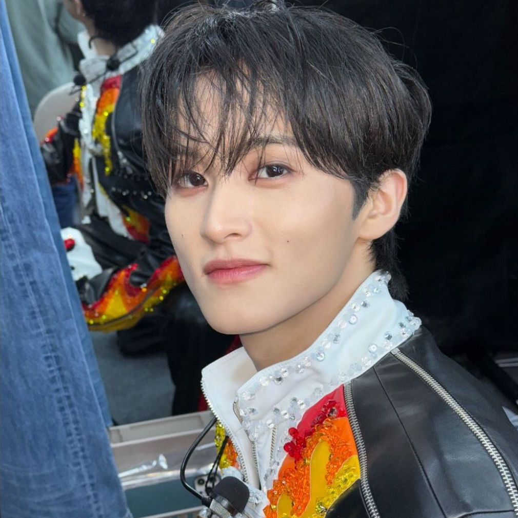 A moment captured by Mark (NCT 127, NCT DREAM)'s fan