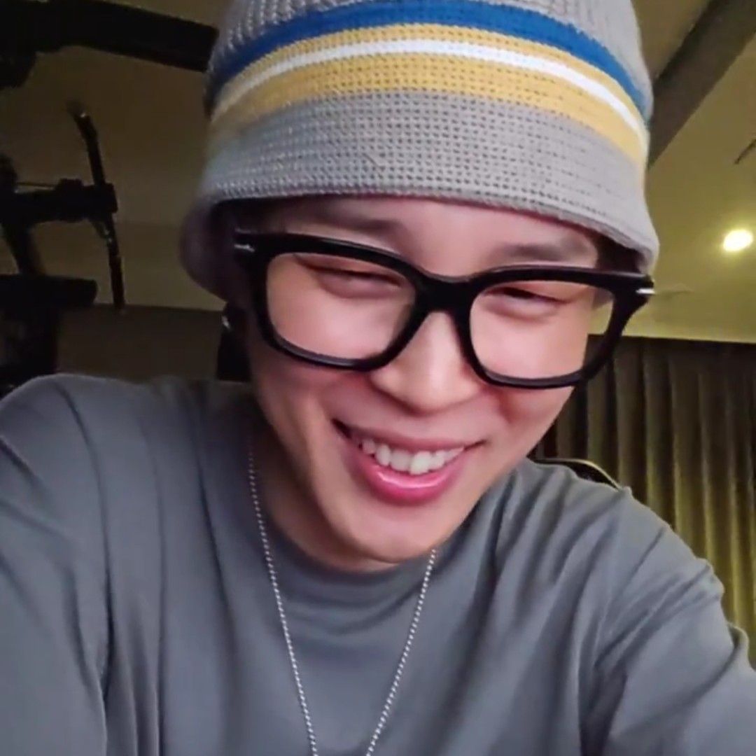 Momen yang diabadikan oleh penggemar Jimin (BTS)