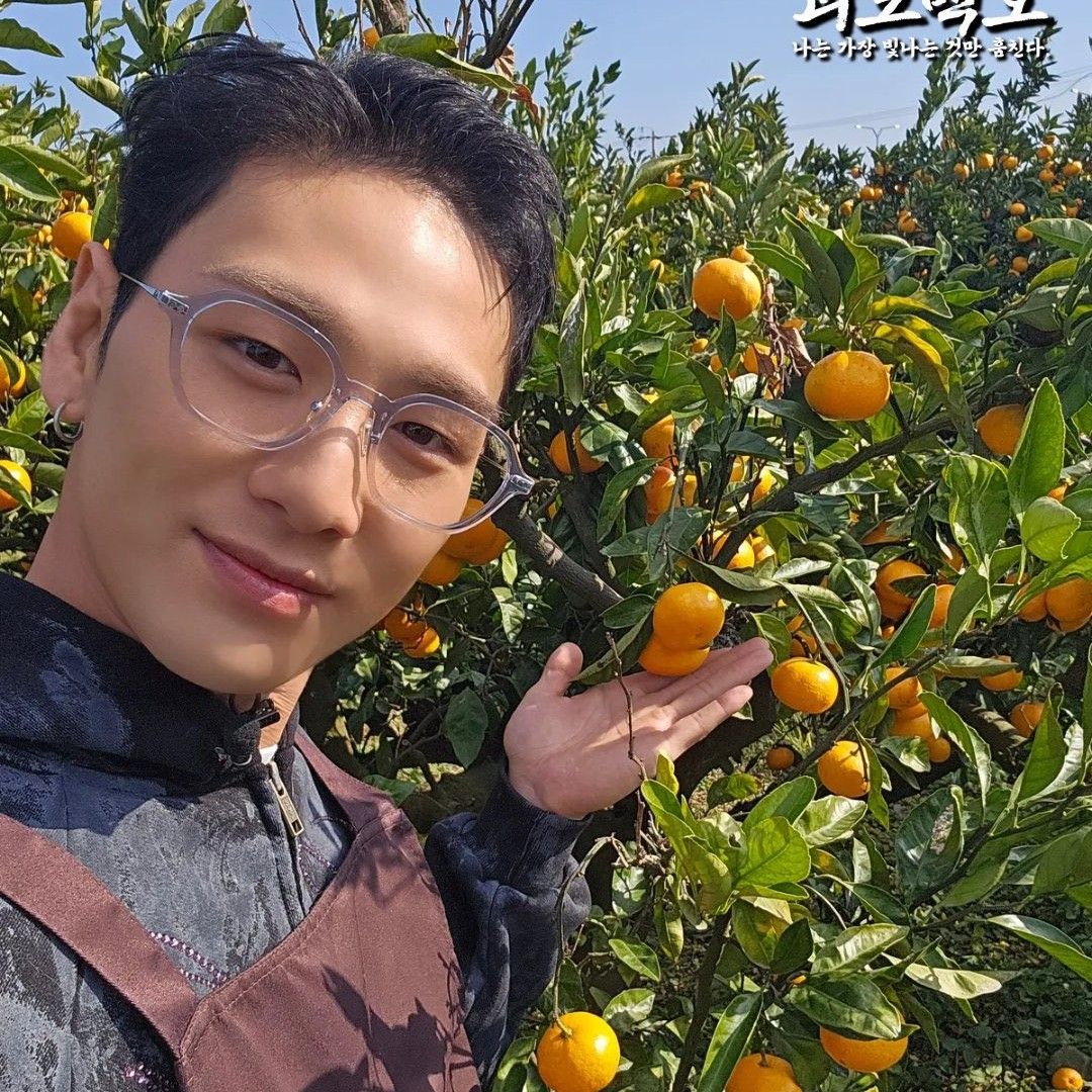 A moment captured by Baekho's fan