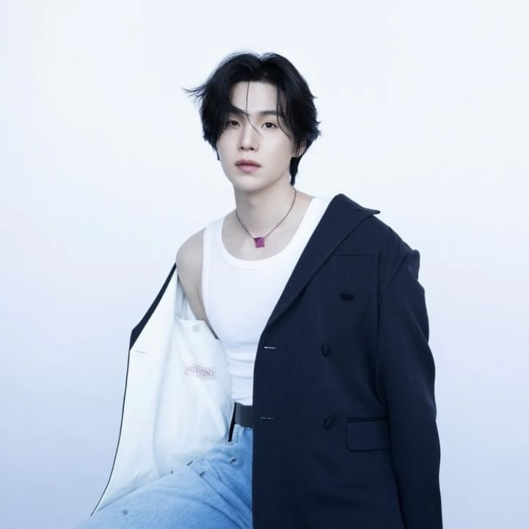 Latest photo of SUGA (BTS)