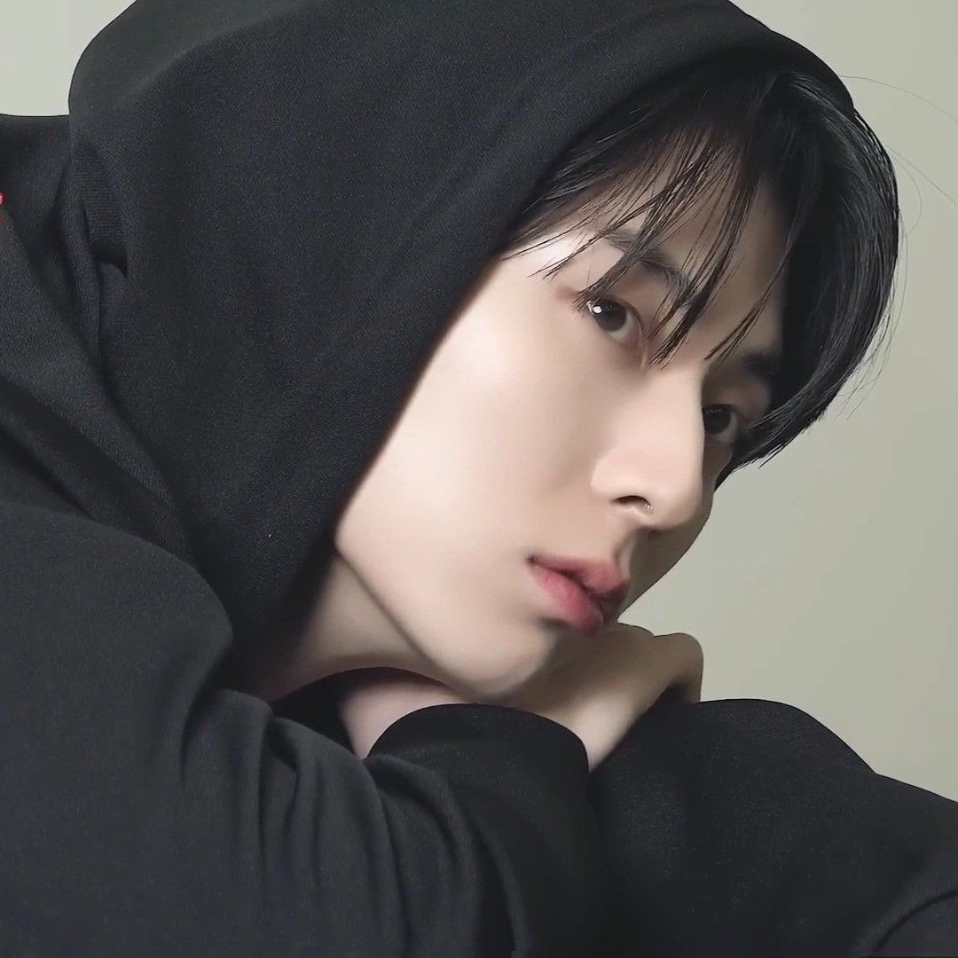 황민현의 비하인드 컷