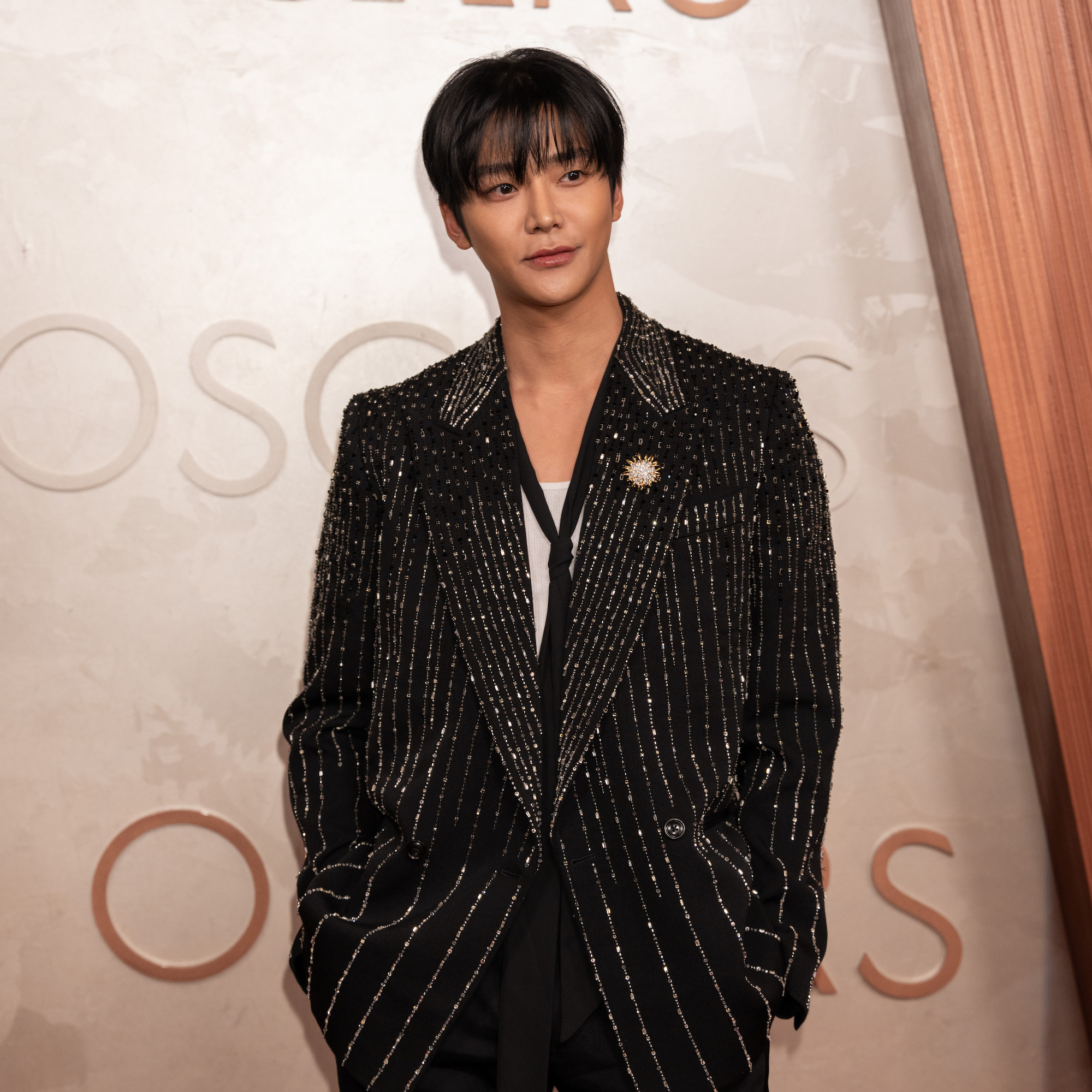 Behind-the-scenes cut of Rowoon