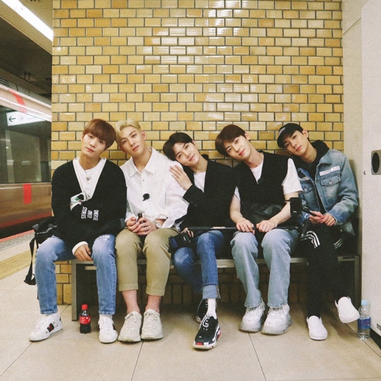 A moment captured by NU'EST's fan