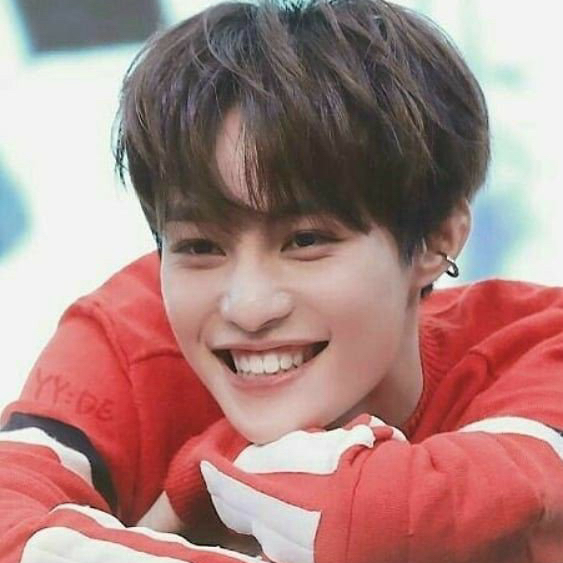 Latest photo of YANGYANG (WayV)