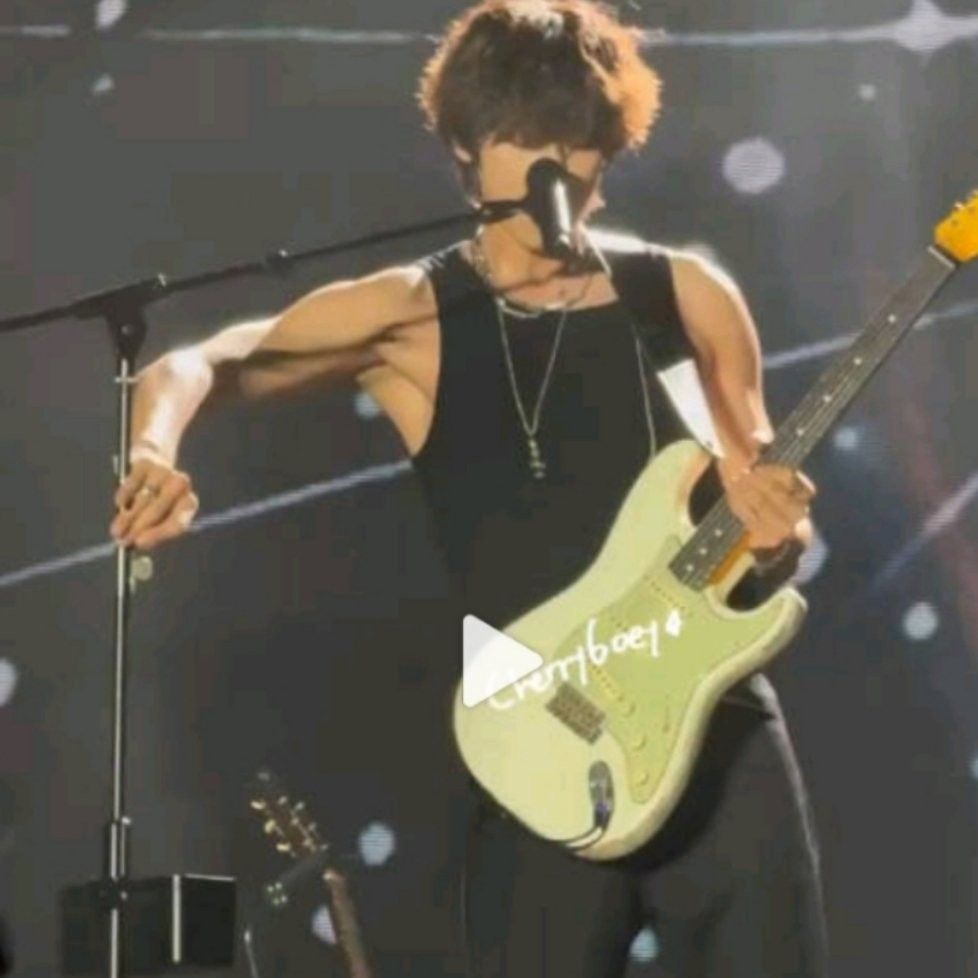 Behind-the-scenes cut of Chanyeol (EXO)