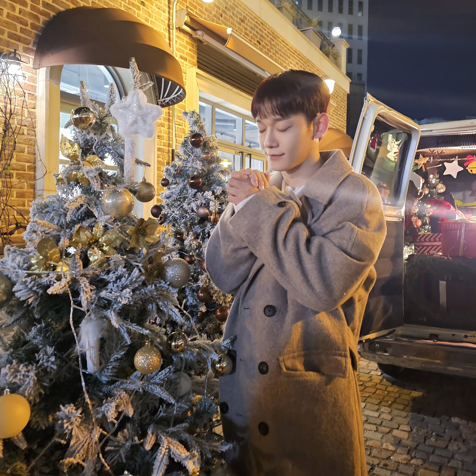 Recent activity shot of Chen (EXO)