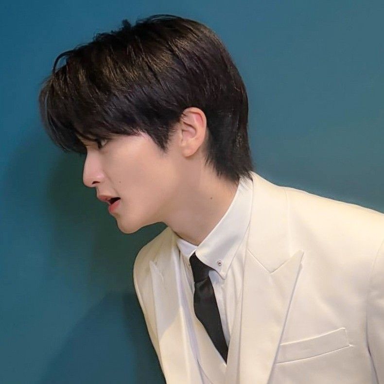 A moment captured by Mark (NCT 127, NCT DREAM)'s fan