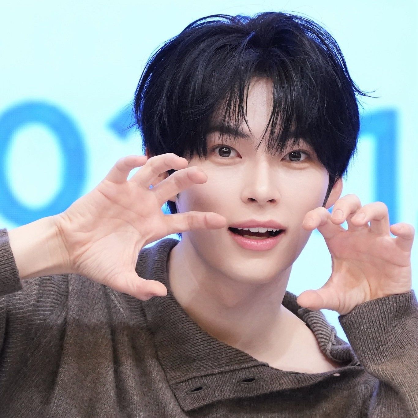 A moment captured by Sung Hanbin (ZEROBASEONE)'s fan