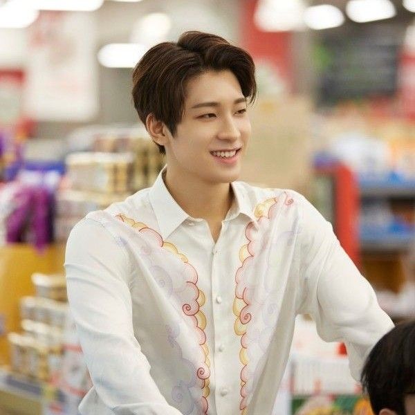 圆佑 (SEVENTEEN)的最新活动照片