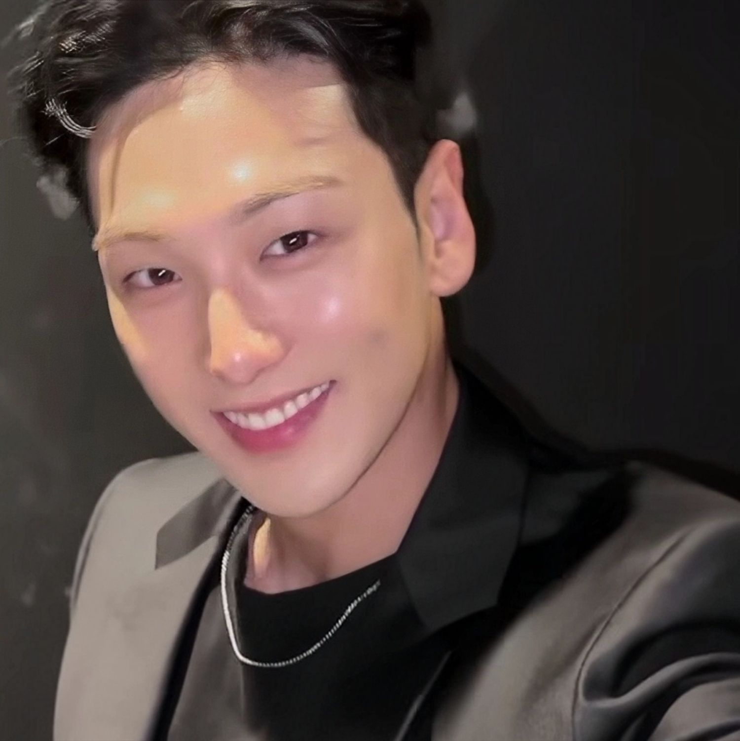 Behind-the-scenes cut of Baekho
