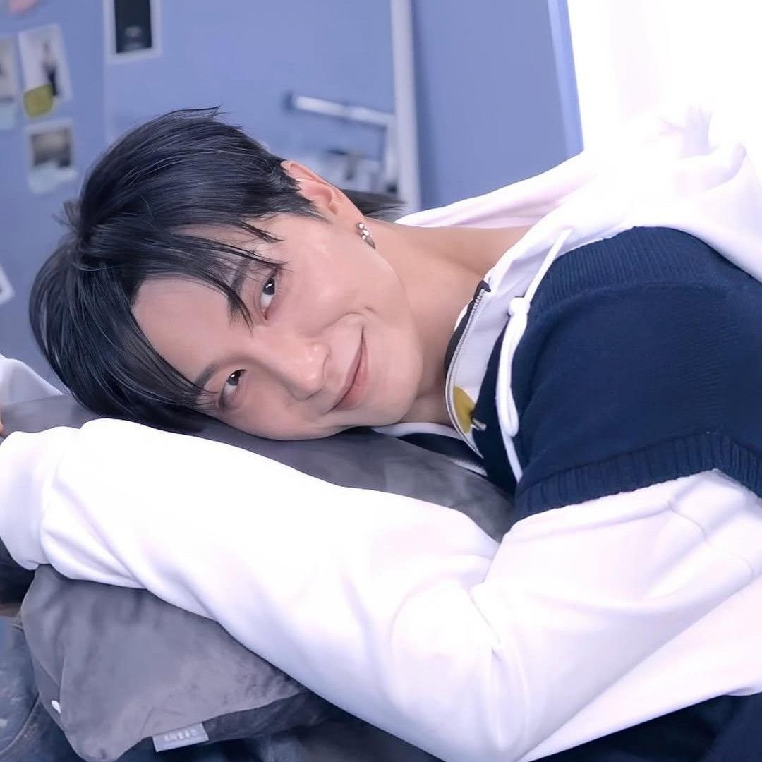 A moment captured by Leeteuk (Super Junior)'s fan