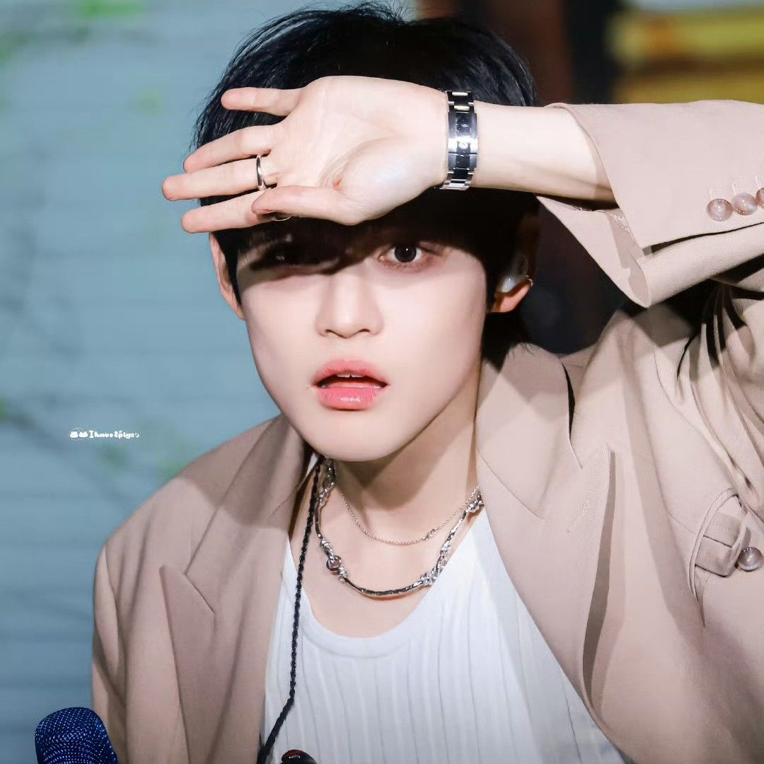 Behind-the-scenes cut of Chenle (NCT DREAM)