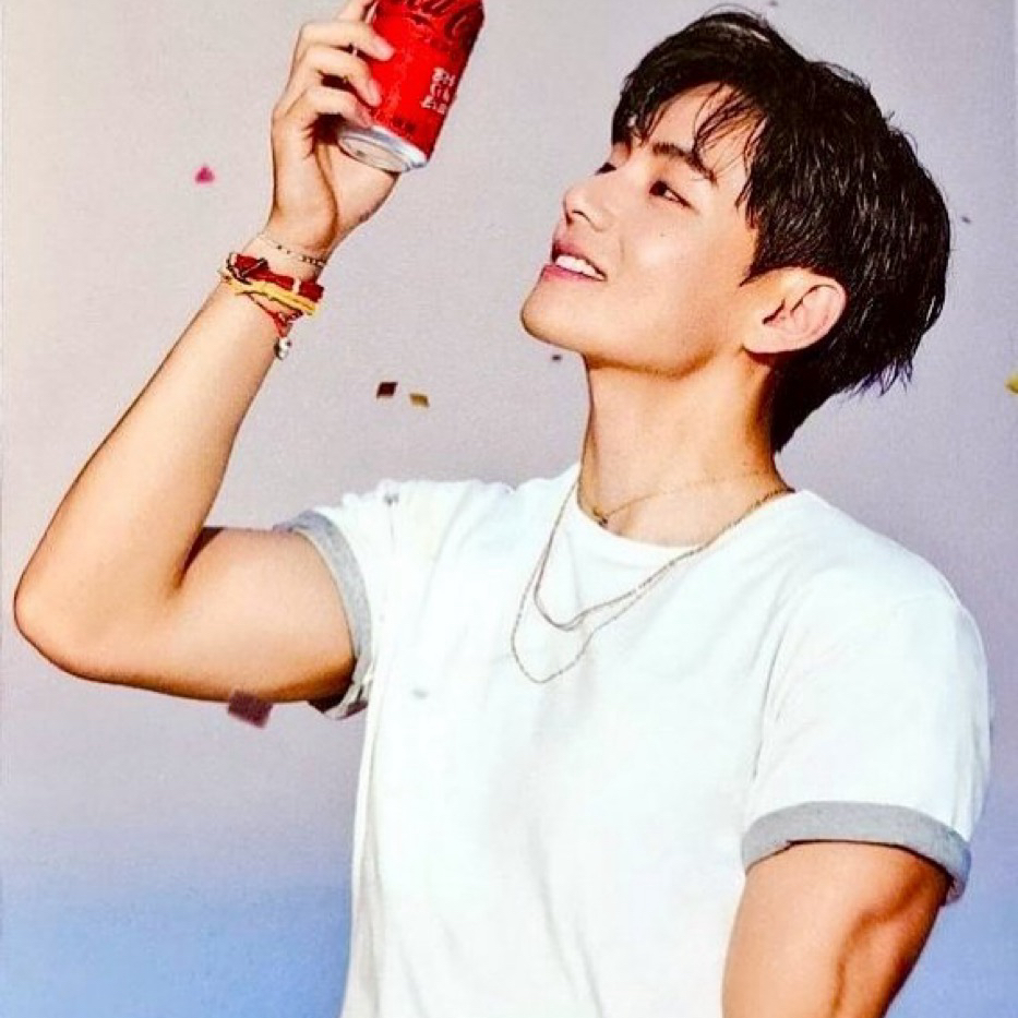 V (BTS)の舞台裏ショット