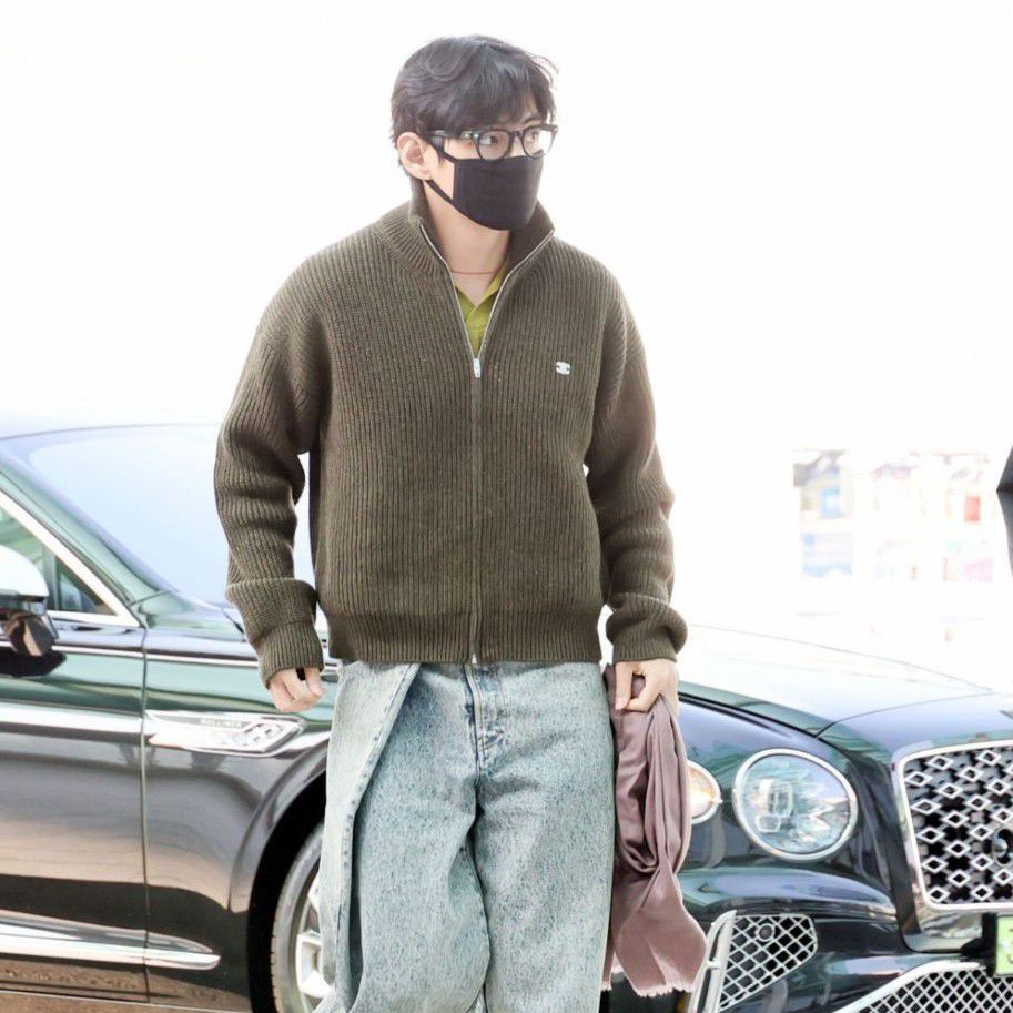 뷔 (방탄소년단)의 비하인드 컷