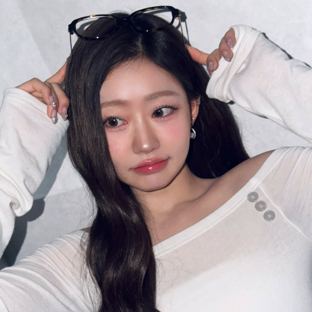 Latest photo of Julie (KISS OF LIFE)