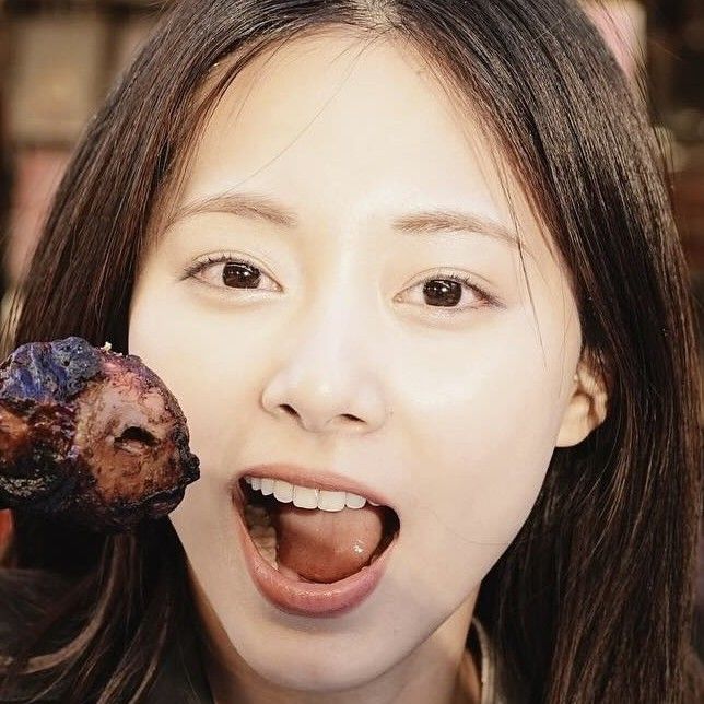 Potret di balik layar Tzuyu (TWICE)