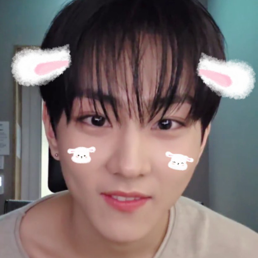 Latest photo of Jungwon (ENHYPEN)