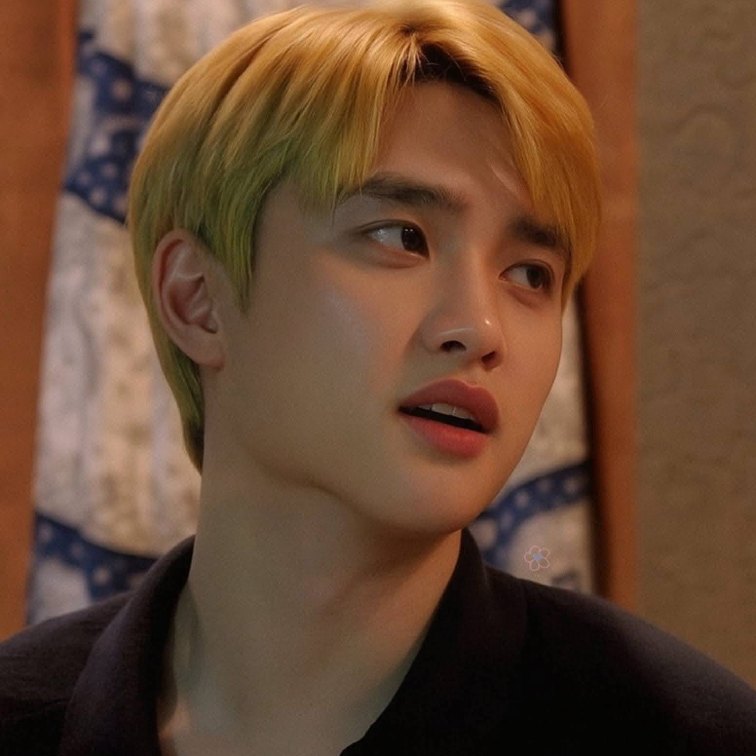 Behind-the-scenes cut of EXO