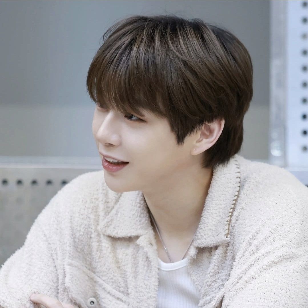 Behind-the-scenes cut of Kang Daniel