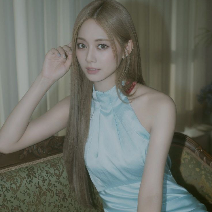 Behind-the-scenes cut of TWICE