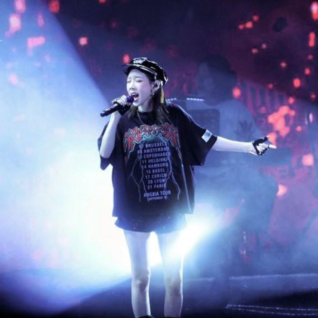 Behind-the-scenes cut of Taeyeon (Girls' Generation)