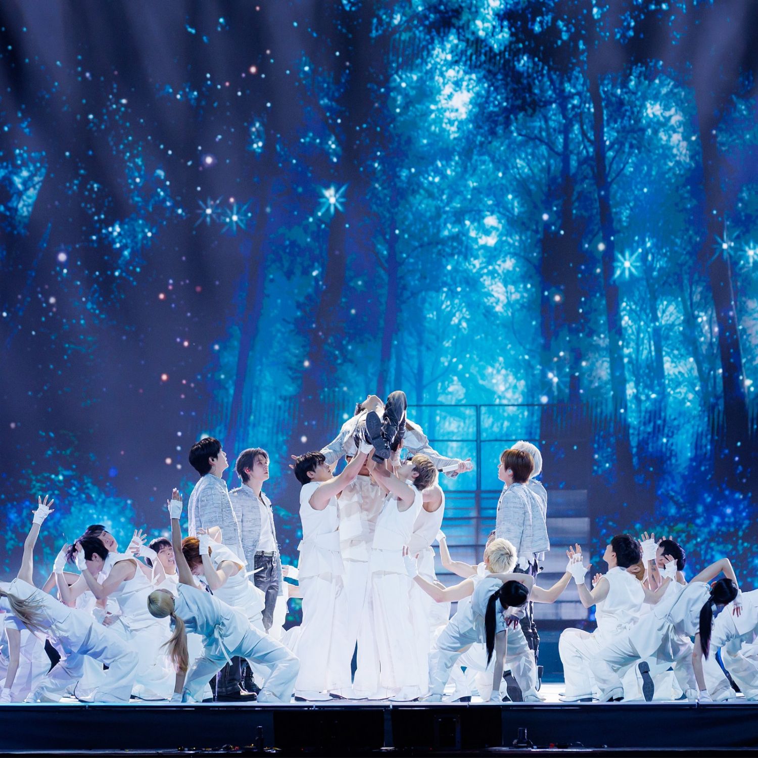 투모로우바이투게더의 최신 사진