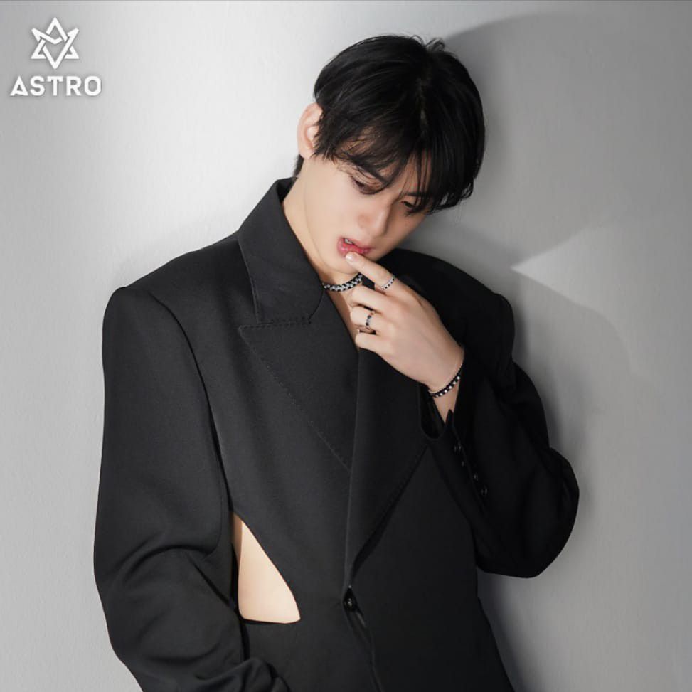 A moment captured by Eunwoo (ASTRO)'s fan