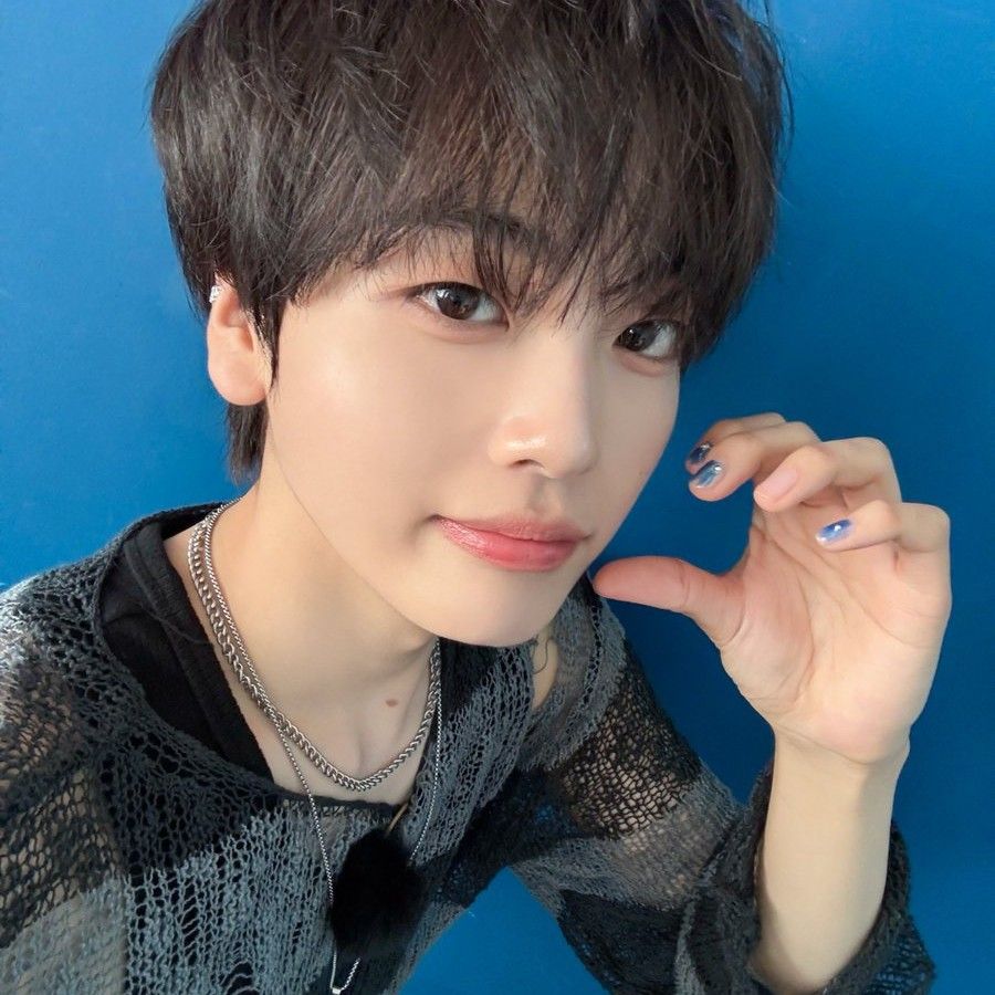 Recent activity shot of Hyeongjun (CRAVITY)