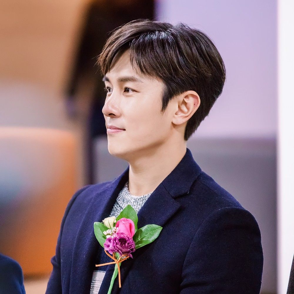 A moment captured by Kim Dongwan (SHINHWA)'s fan